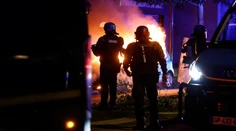 Počas protestov vo Francúzsku zahynul mladý hasič. Uplynulá noc však bola pokojnejšia