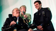 Zomrel ochrnutý newyorský policajt, ktorý sa stal poslom mieru