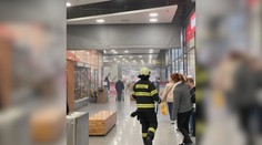 Požiar v bratislavskom obchodnom dome. Ľudí museli evakuovať