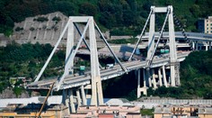 Zvyšky mosta v Janove by mali rýchlo zdemolovať, tvrdia odborníci