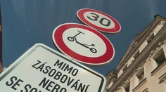 Zdieľané elektrokolobežky sú v nemilosti, prvé zákazy platia už aj u našich susedov