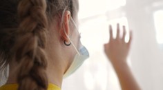 Dva roky „prázdnin“. Matka nepustila svoje dieťa do školy pre obavy z covidu