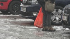 Slovensko trápi silná poľadovica, nemocnice zásobuje pacientmi už druhý deň