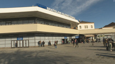 Hlavná stanica v Bratislave má aj po rekonštrukcii stále dve tváre. Tú horšiu nájdete za dverami