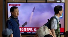 KĽDR odpálila raketu dlhého doletu k Japonskému moru. Stalo sa tak v čase zvýšeného napätia v oblasti