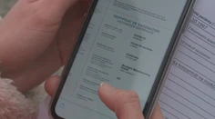 Zaočkovali sa v zahraničí a doma majú problém. Ministerstvo to ešte nevyriešilo