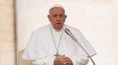 Vo Vatikáne sa opäť šepká o možnom odstúpení pápeža Františka. Sám povedal, že môže odísť