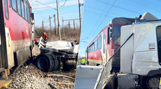 Veľká nehoda vlaku na juhu Slovenska. Hlásia mŕtveho a viacero zranených