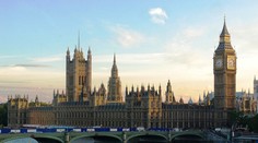 Návrh zákona o vnútornom trhu prešiel v britskom parlamente druhým čítaním