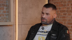 Nie ste vo filme, pán Vémola. Bojovník otvorene o väzbe, zadržaní aj bravúrnej reakcii Lely