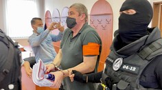 Kováčik mal v dome pri zadržaní tisíce eur. Našli ich na povale v krabici od cigár