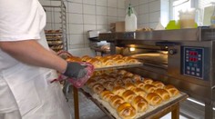 Pochúťka, ktorá bola na pokraji zániku. Pred pekárňou v Muráni sa na ňu čaká v rade