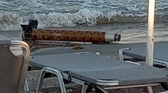 Turisti v Bulharsku zažili šok. More vyplavilo na pláž časť ruskej rakety