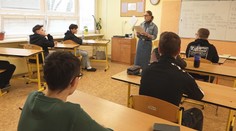 Školáci majú poslednú šancu vylepšiť si známky. Zistiť, prečo sa im v učení nedarí, je úlohou rodičov