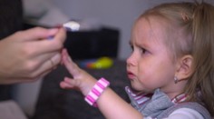 Sestry z Bratislavy trpia záhadnou chorobou. Nechcú jesť ani piť