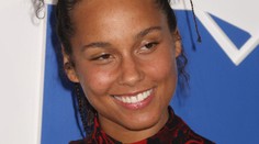 Alicia Keys zaviedla nový trend. Do spoločnosti len bez mejkapu
