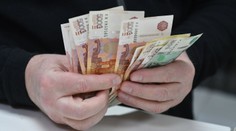 Omyl z neho spravil boháča. Robotníkovi poslali na účet výplaty jeho 34 kolegov