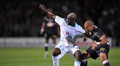 Vo veku iba 40 rokov náhle zomrel bývalý hráč Paríž Saint-Germain a reprezentant Kamerunu