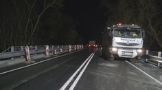 Na opravenom moste na ceste medzi Ružomberkom a Donovalmi robili záťažové skúšky. Pozrite sa, ako dopadli