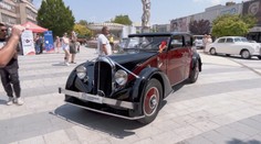 Jeden z len ôsmich na svete či škodovka, ktorá zvládne cestu do Japonska. Začalo sa prestížne podujatie veteránov