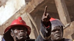 Kamerunský parlament vyhorel do tla. Hasičom trvala cesta k požiaru dve hodiny