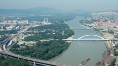 Prístavný most v Bratislave od pondelka čiastočne uzavrú. Obmedzenia na ňom potrvajú 48 dní