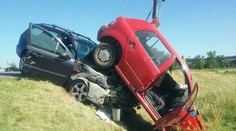 Pri nehode pri obci Horná Strehová sa zranilo šesť ľudí