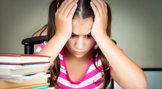 Stres pred polročnými písomkami: Ako pomôcť deťom zvládnuť náročné obdobie