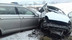 Tragická nehoda pri Ilave: Zrážku dvoch osobných áut neprežili dvaja ľudia