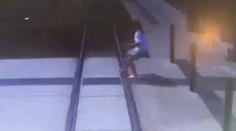 VIDEO: V bratislavskej Karlovej Vsi vbehlo ďalšie dieťa pod kolesá električky