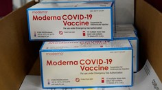 Únia má dve schválené vakcíny voči koronavírusu. Pozrite si, v čom sa líšia