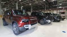 Automobilka po dlhšej pauze opäť spúšťa prevádzku. Zamestnanci sa pomaly začnú vracať do práce