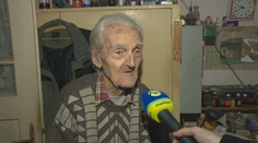 Opäť podvedený dôchodca. Senior v Leviciach vpustil do domu podvodníka, prišiel o všetky peniaze