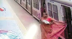 Oblečenie sa jej skoro stalo osudným. Indka takmer skončila pod vlakom