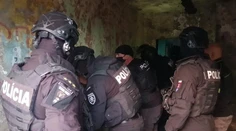 Dvaja muži na východe skončili v putách. Mladé ženy násilím nútili k prostitúcii