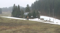 Vracia sa jarné počasie. Väčšina menších lyžiarskych stredísk preto odkladá otváranie sezóny