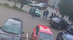 Scéna ako z hororu: Muž zaútočil na mladíka naštartovanou motorovou pílou