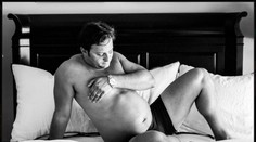 Tehotná žena odoprela manželovi fotky, tak si ich vyrobil sám!