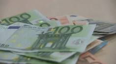 Príspevok pri narodení dieťaťa má chodiť automaticky. V praxi to také jednoduché nie je