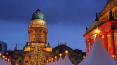 VIDEO: Rozžiarili obrovský vianočný strom, ktorý označujú za najvyšší na svete