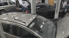 Rodina potrebovala po nehode opraviť auto. Mechanik ich oklamal a rozpredal vozidlo na diely