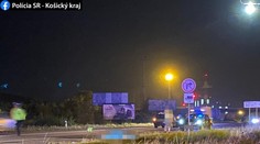 Žena (†50) bez reflexných prvkov v noci prechádzala cez cestu. Stalo sa jej to osudným