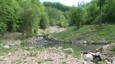 Dedinčanom pri Prievidzi mizne potok doslova pred očami