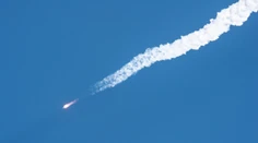 K Zemi sa nekontrolovateľne rúti čínska raketa. Vedci zatiaľ nevedia, kde presne dopadne