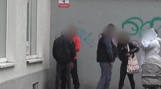 Obľúbenú lokalitu v Bratislave trápi drogový trojuholník. Počas rozhovoru sa za našimi chrbtami odohralo niečo nevídané