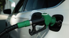 Ceny benzínu a nafty štát nezníži. Odkazuje SaS, aby nezneužívala tému na politické účely