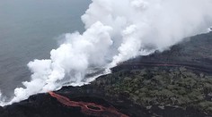 Havajská sopka Kilauea naďalej vybuchuje a chrlí popol