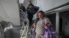 Fotografie tehotnej ženy zo zbombardovanej nemocnice v Mariupole obleteli svet. Po útoku porodila zdravé dievčatko