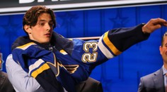 Dvorský sa v juniorskej OHL blysol hetrikom a asistenciou. Bodoval aj Mešár