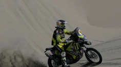Piata etapa Rely Dakar nedopadla pre Svitka dobre. Spadol až sedemkrát